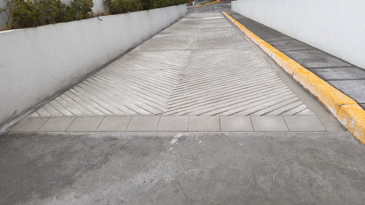 Vista lateral — Aeropuerto de Toluca