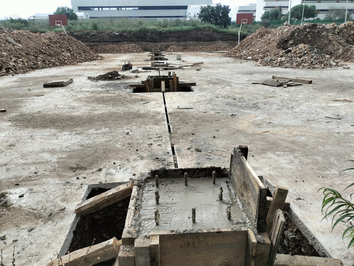 Colado de concreto en la cimentación de una obra
